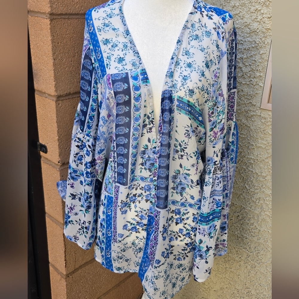 June & Hudson Boho Floral Patchwork V-Neck Women's Top - Blue/Cream